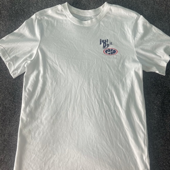 vintage looking nike tee ! - Picture 1 of 3